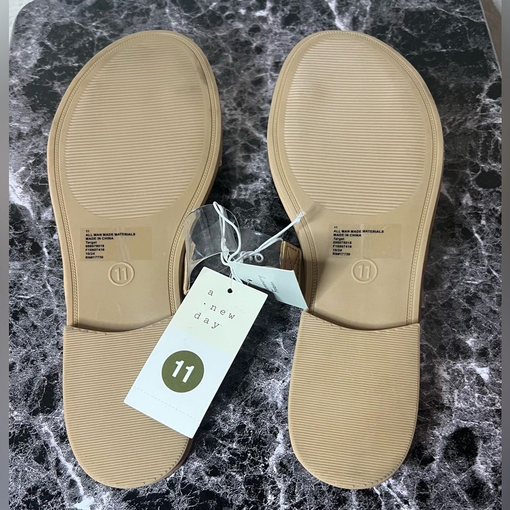 A New Day Womens Honey Metal Toe Loop Double Band Slide Sandals Tan Brown 11 - Picture 4 of 6